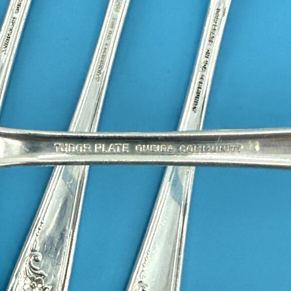 Oneida Community QUEEN BESS II Tudor Silver Plate 1946 Flatware 6-Dinner Forks - Picture 7 of 9